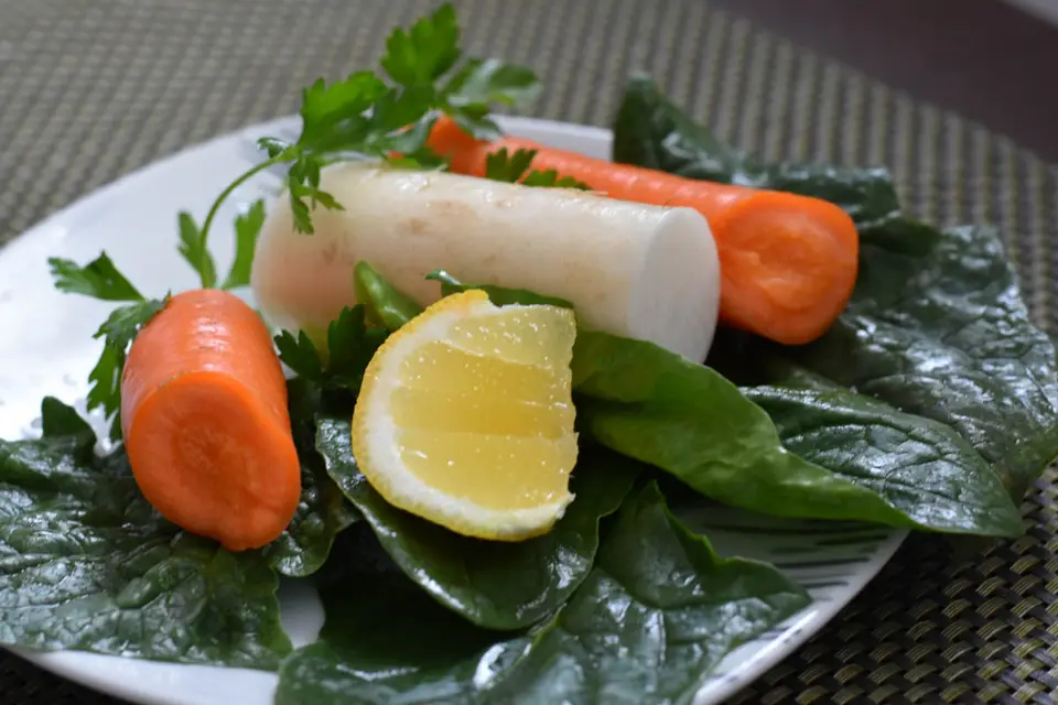 Salata de spanac si cruditati – etapa 2