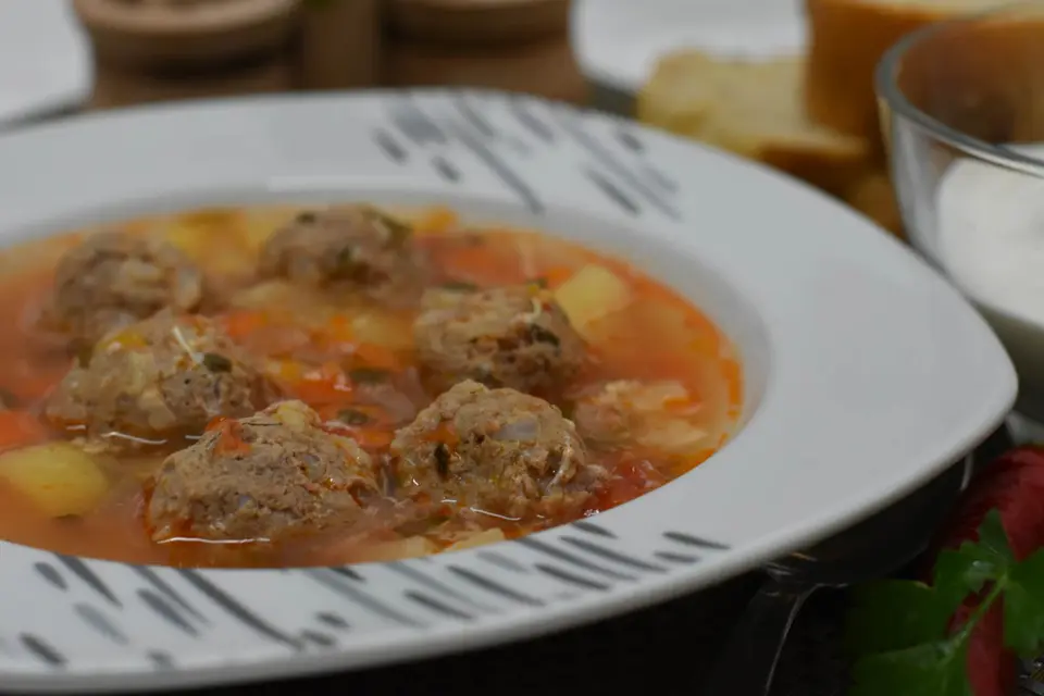 Ciorba de perisoare de vita – etapa 2