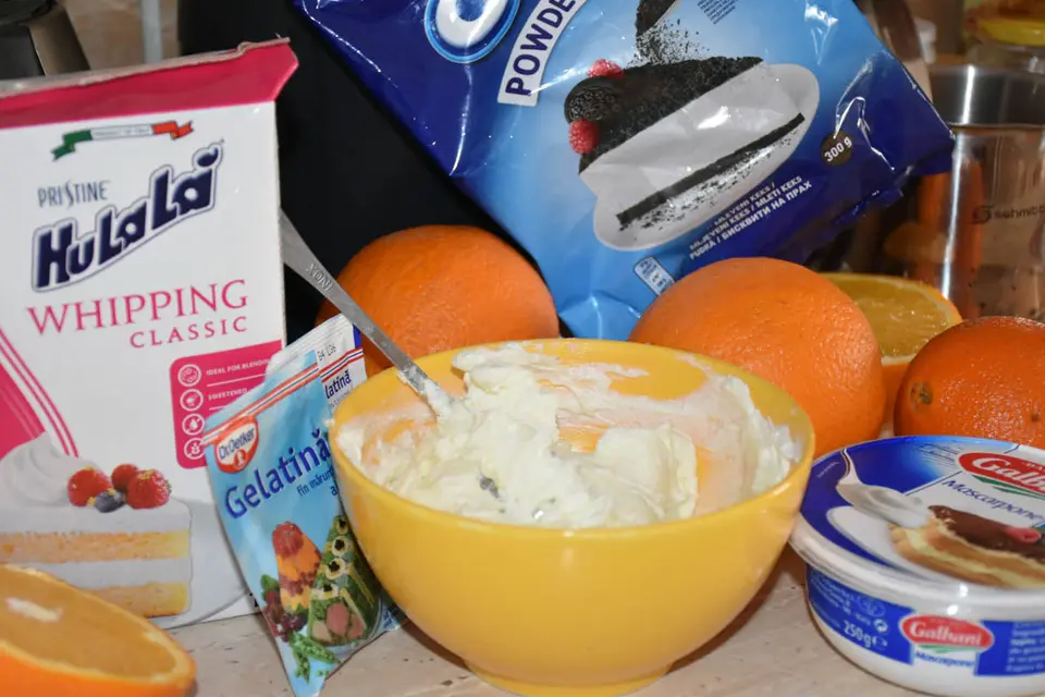Cheesecake cu portocale si biscuiti oreo – etapa 4