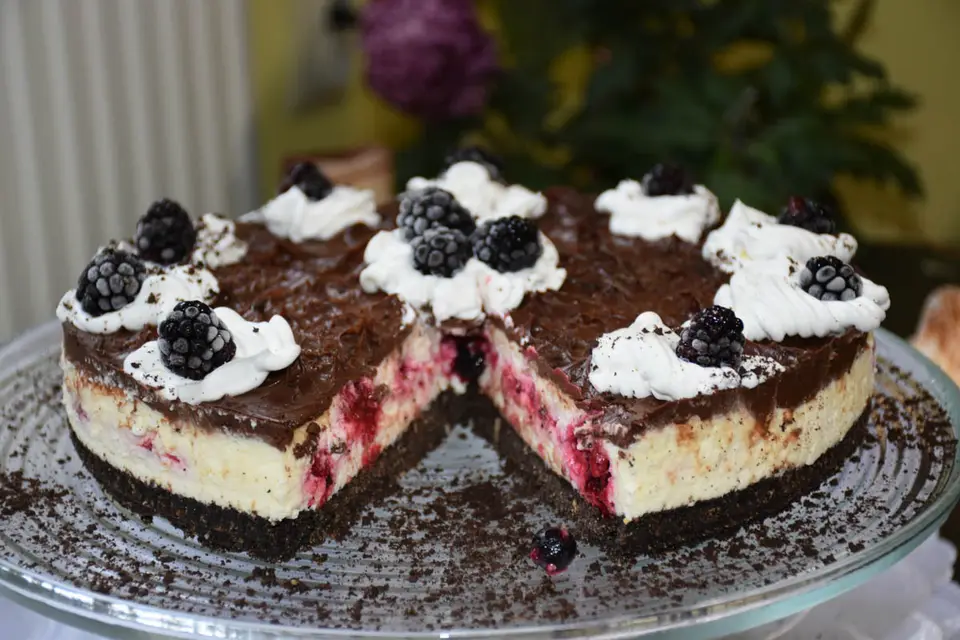 Cheesecake Oreo Reteta Tort cu fructe de padure – etapa 1