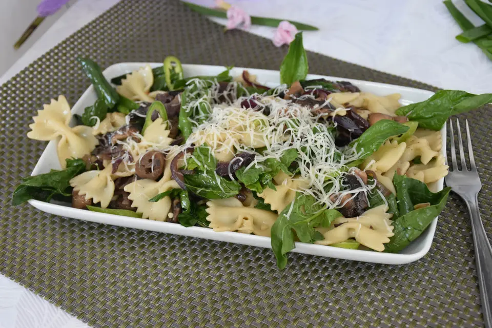 Farfalle cu spanac si ciuperci – etapa 2