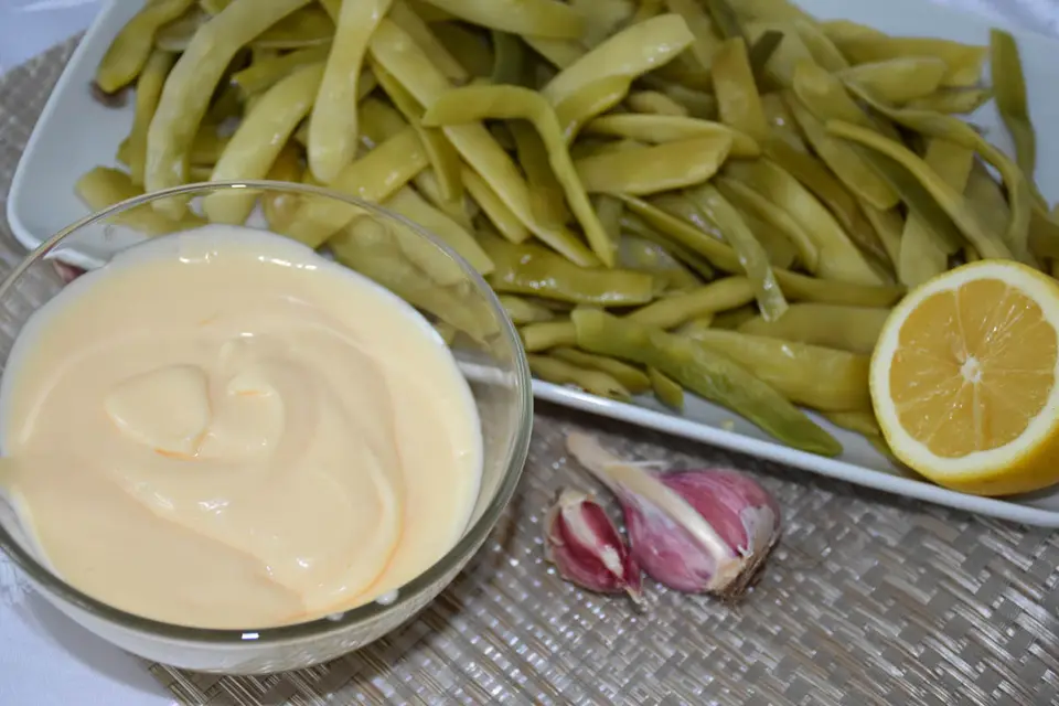 Salata de fasole pastai cu maioneza – etapa 3