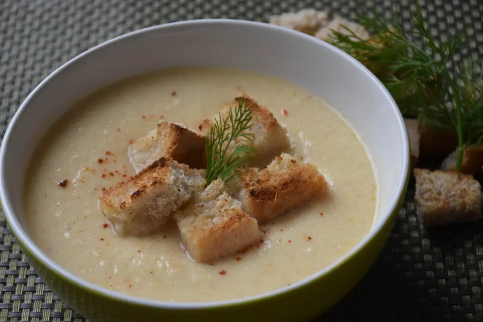 Supa crema de conopida cu piept de pui – etapa 2