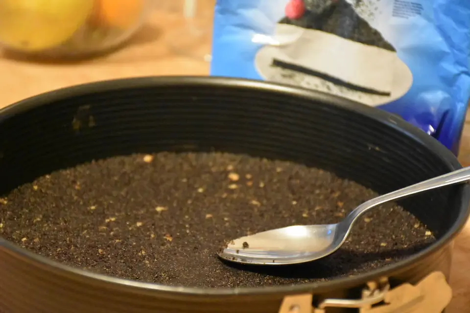 Cheesecake Oreo Reteta Tort cu fructe de padure – etapa 5