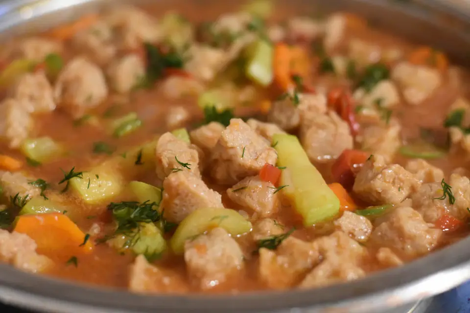 Tocanita de soia cu legume – etapa 5