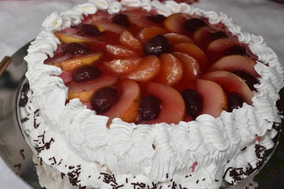 Tort cu frisca si crema de iaurt – etapa 1