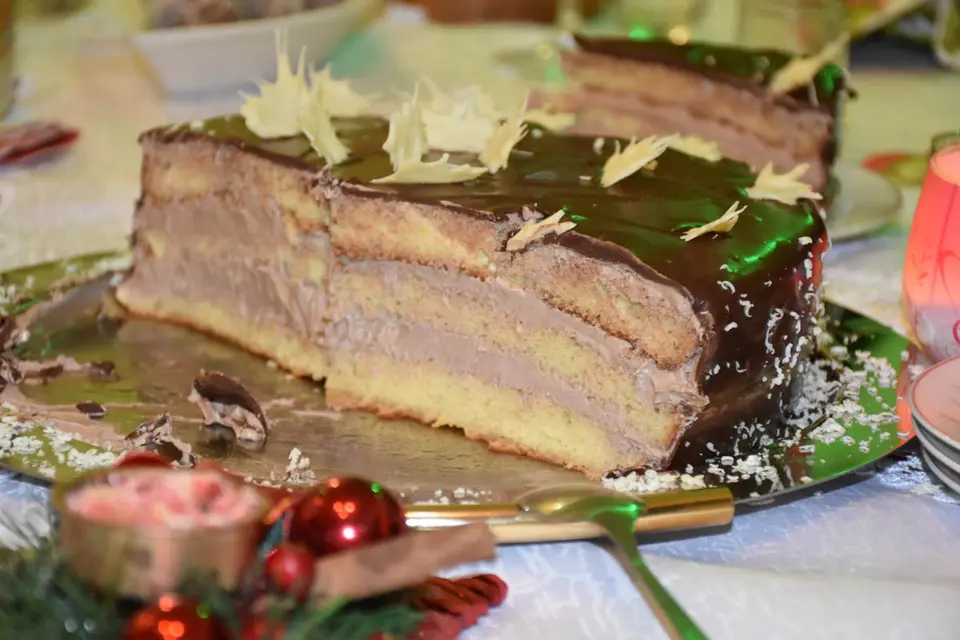 Tort de ciocolata glazurat – etapa 8