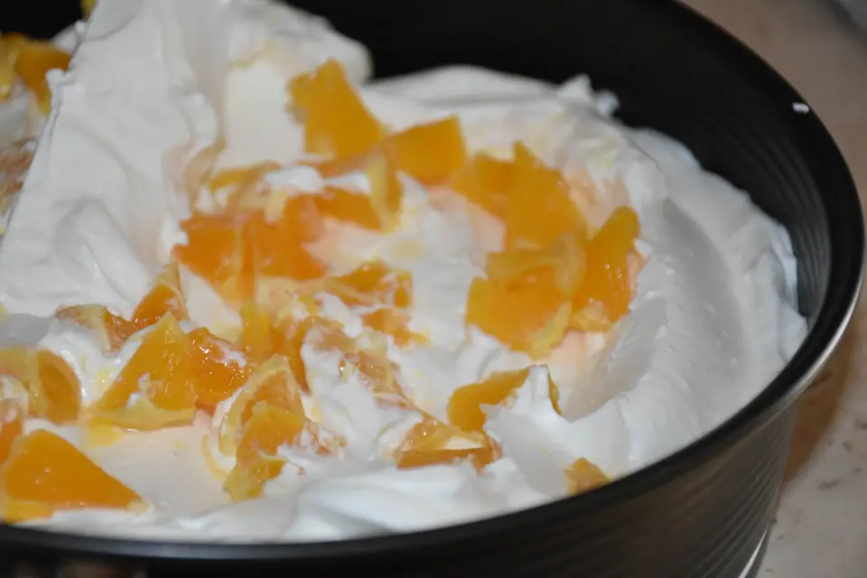 Cheesecake cu portocale si biscuiti oreo – etapa 6