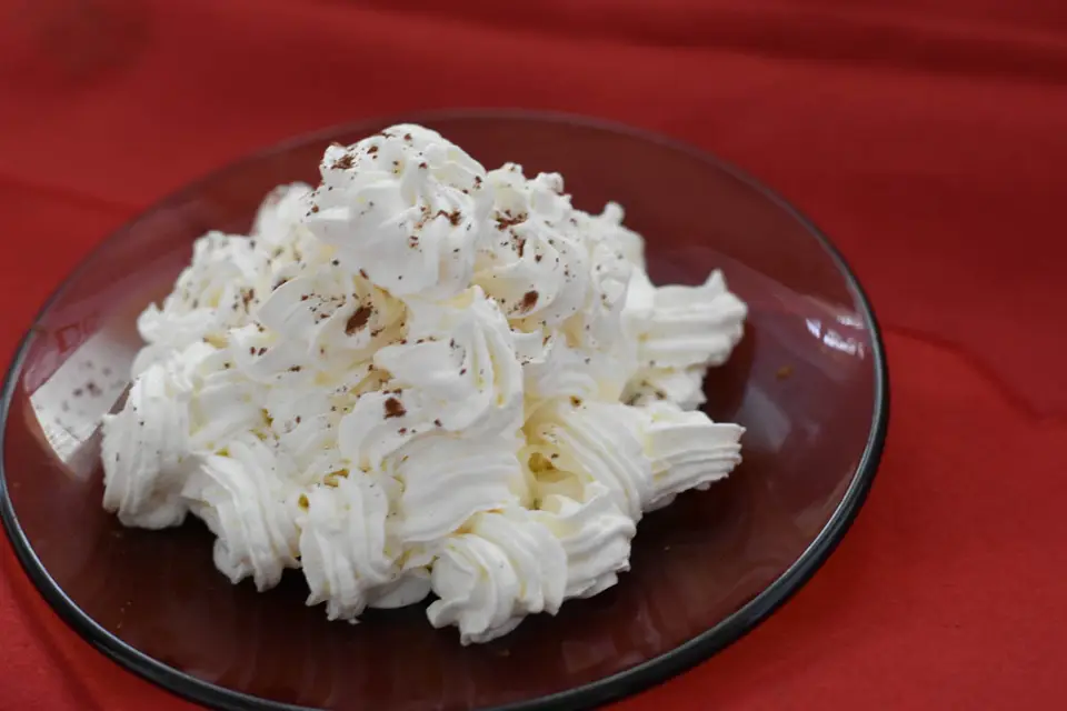 Crema cu mascarpone si frisca lichida – etapa 2