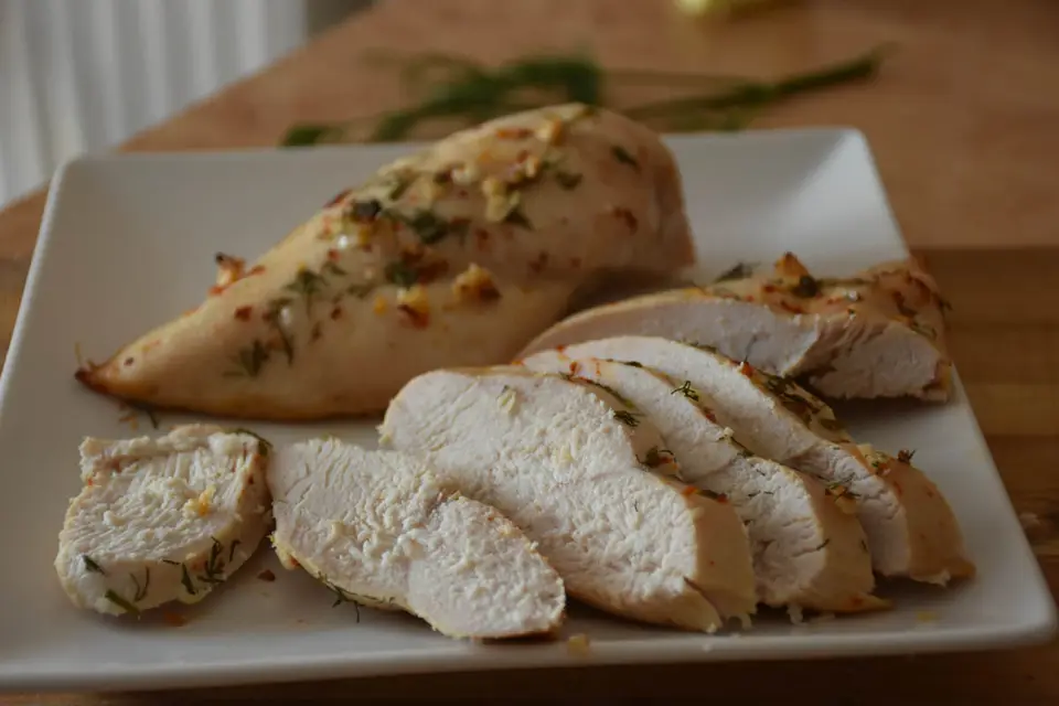 Salata cu piept de pui la cuptor – etapa 3
