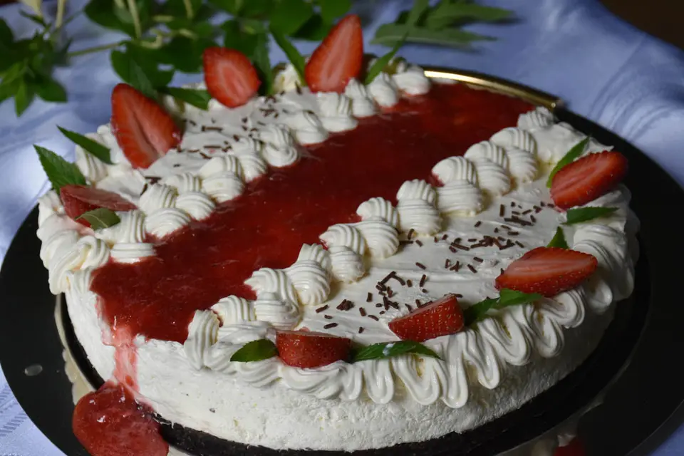 Cheesecake oreo cu capsuni – etapa 2