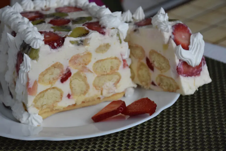 Crema cu mascarpone si frisca lichida – etapa 5