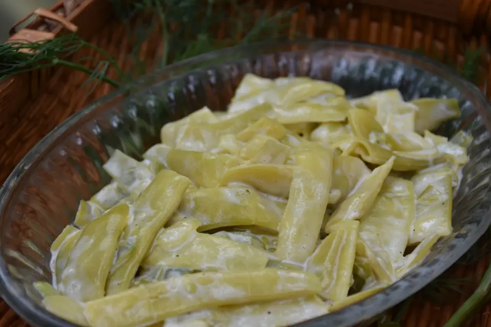 Salata de fasole pastai cu maioneza – etapa 2