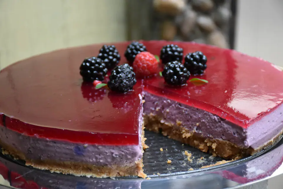 Cheesecake cu mure [Fara coacere] – rețetă