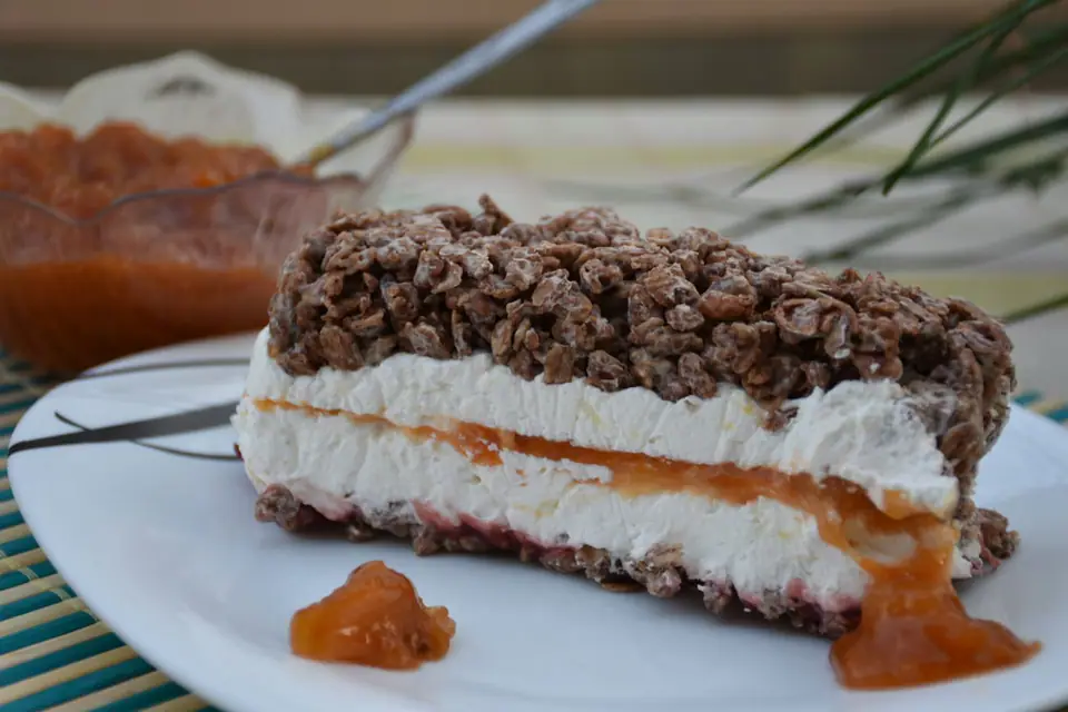 Crema de branza cu muesli crunchy – rețetă