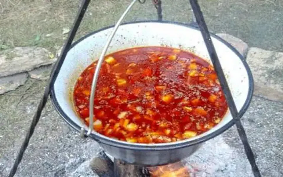 Gulas unguresc – rețetă