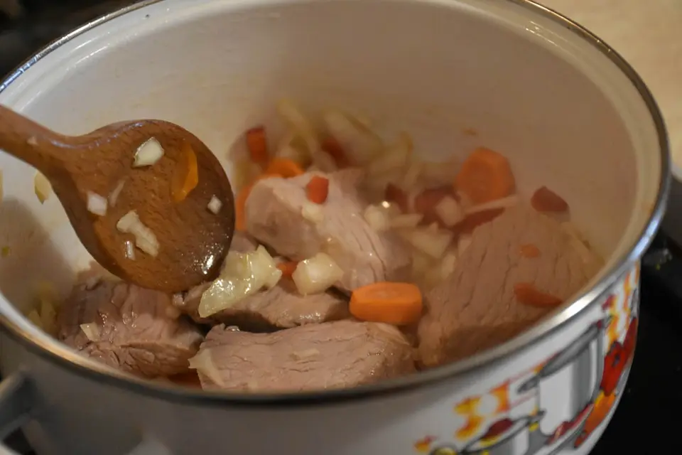 Mazăre cu carne de porc – etapa 3