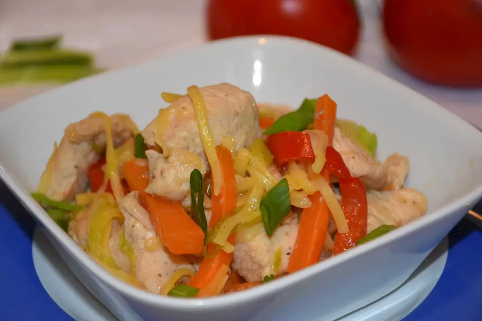 Piept de pui cu legume si taitei – etapa 1