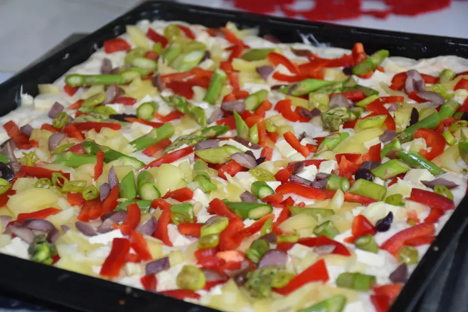 Pizza cu legume și măsline – etapa 2