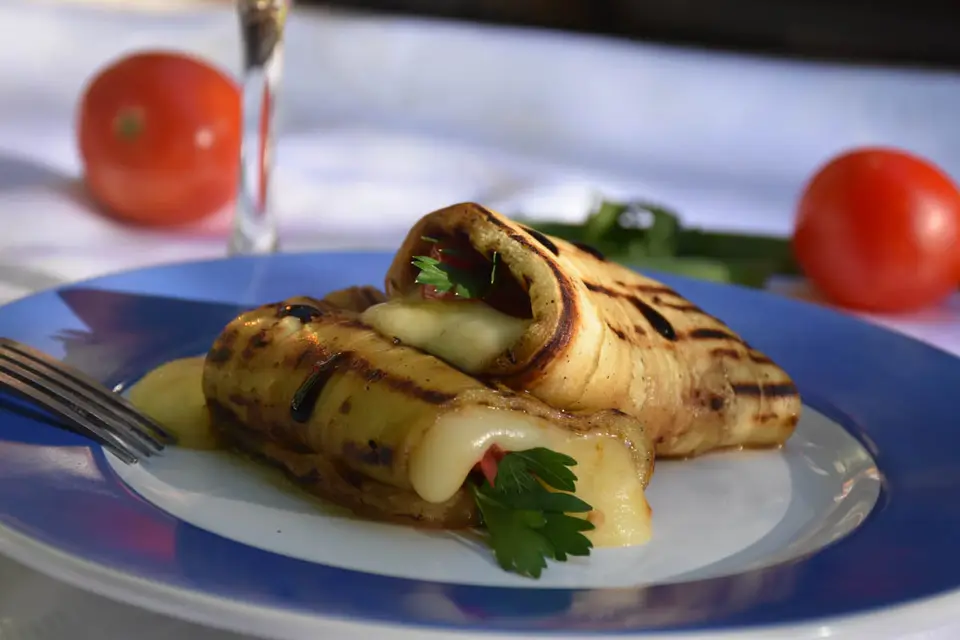 Rulouri de vinete cu mozzarella – etapa 1