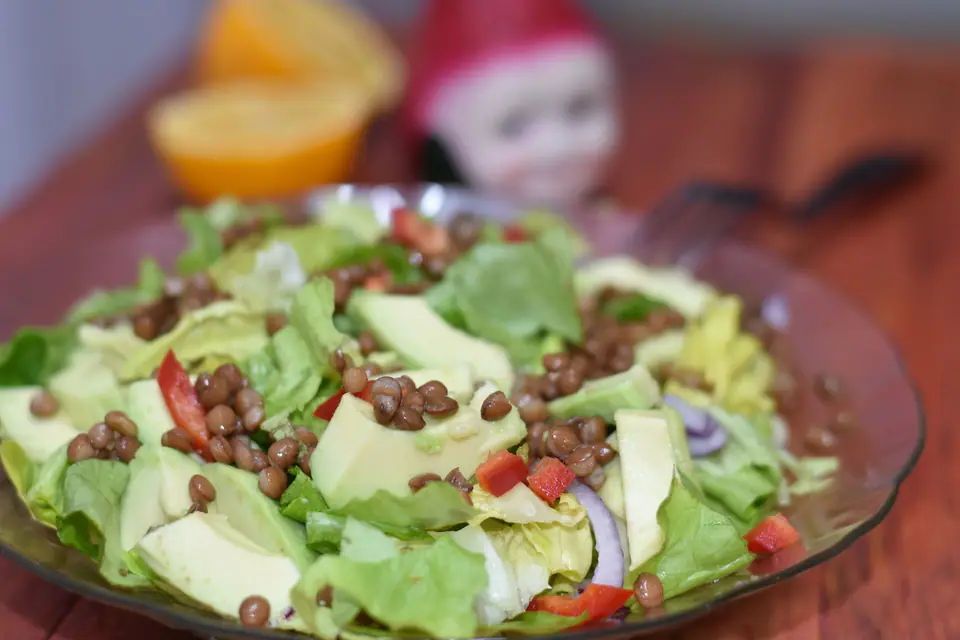 Salata cu linte si avocado – rețetă