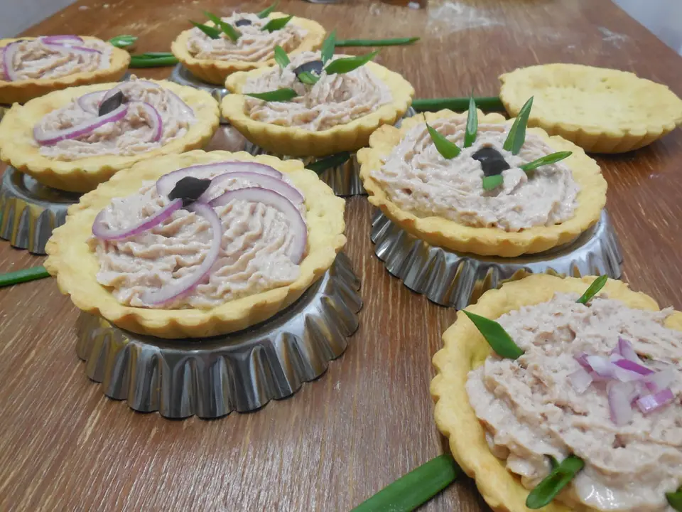 Tarta cu pasta din ton – etapa 6