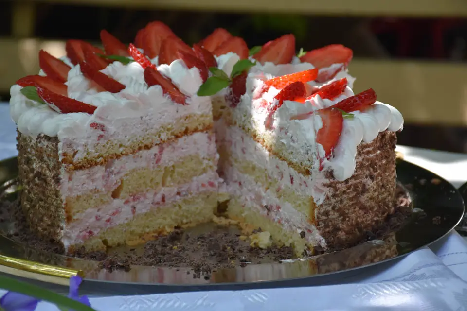 Tort cu capsuni – etapa 1