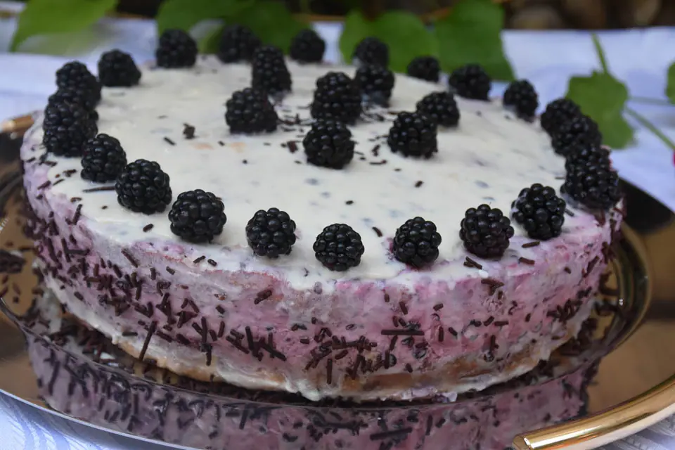 Tort cu mure – rețetă