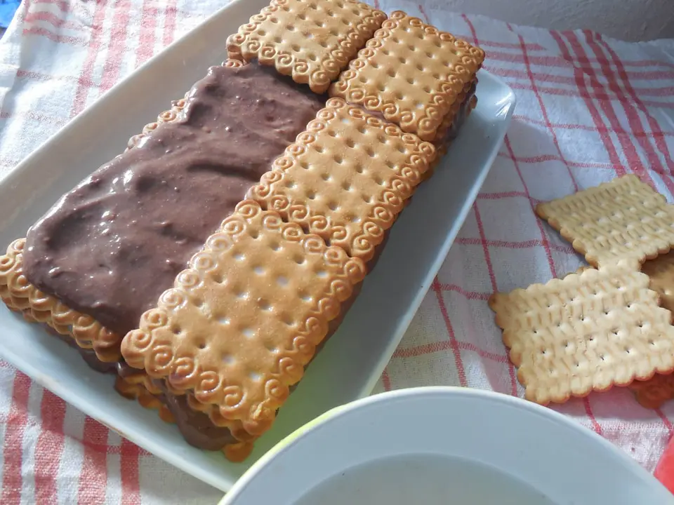 Tort de biscuiți – etapa 4