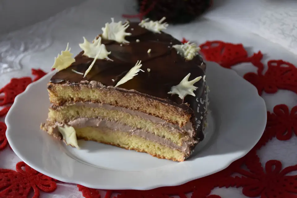 Tort de ciocolata glazurat – etapa 2