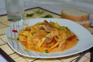 Fasole galbena pastai cu carne de porc -reteta